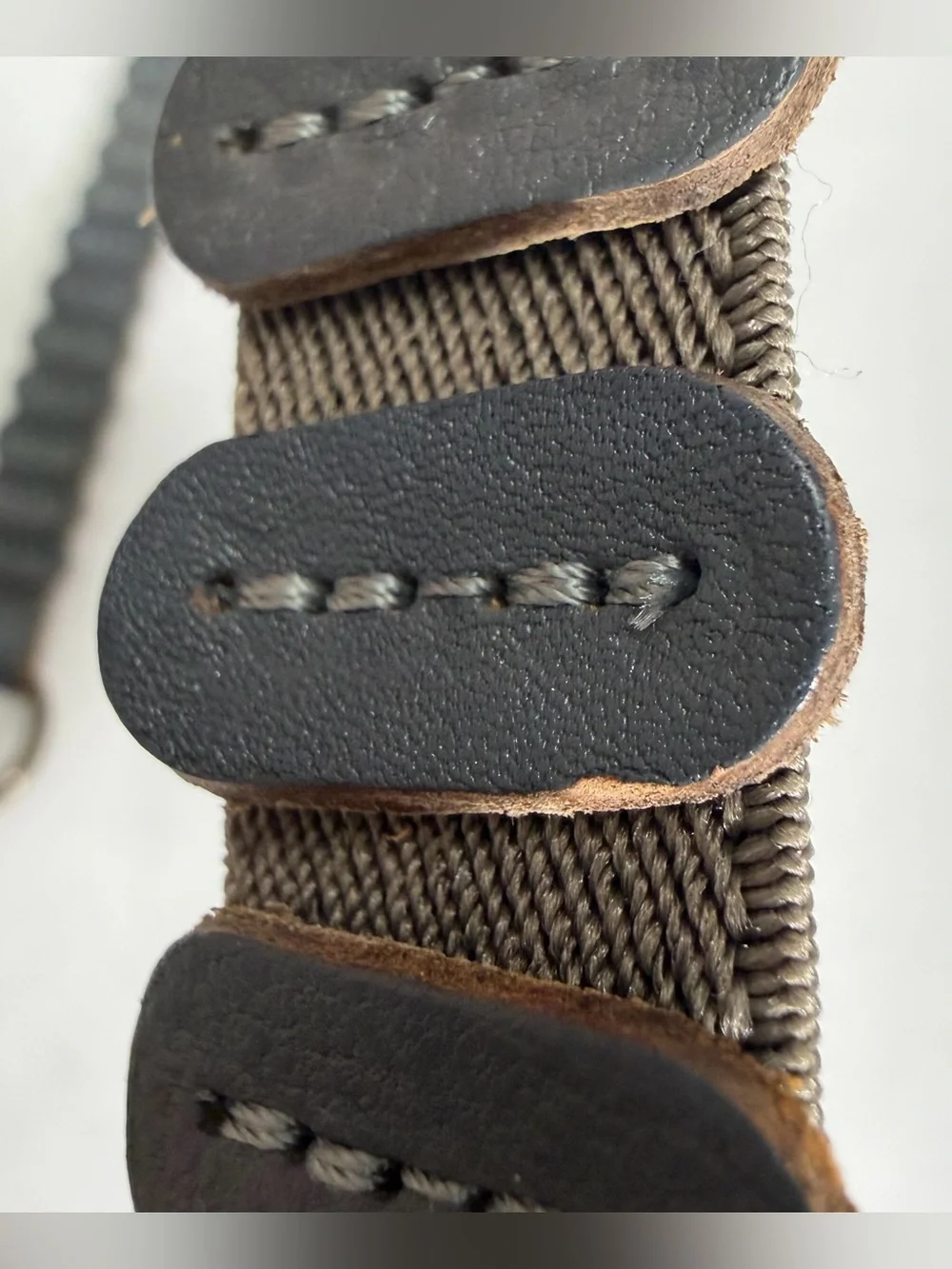 NWT Anthropologie Dark Grey Leather Oval Segment Stretch Tie Belt Brass Beads M